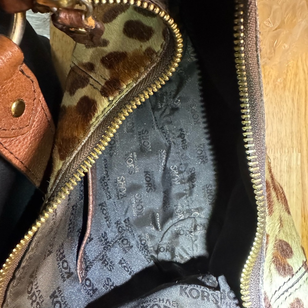 Michael Kors Beau shoulder bag - Picture 4 of 6
